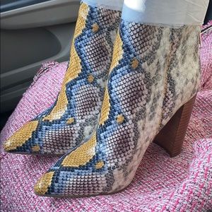 Steve Madden snakeboots 2019